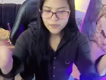Paulette_v  live sex cam