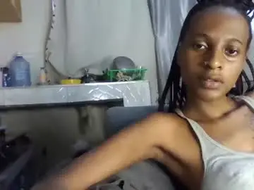 The_realqueen12  live sex cam