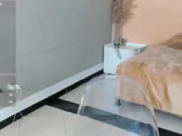 Aniie_bby_4u  live sex cam