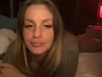Misthang6900  live sex cam