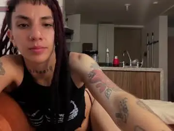 Niahhierodula  live sex cam