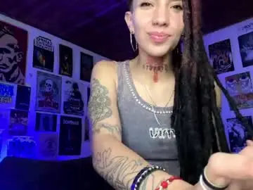 Niahhierodula  live sex cam