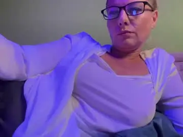 Overshinee  live sex cam
