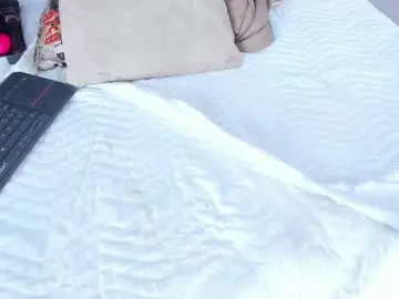 Channelcroix  live sex cam