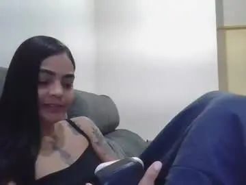 Latenightlesbiancouple  live sex cam