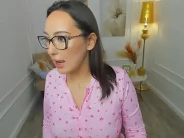 Evasarazardje  live sex cam