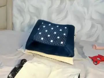 Naughtybutterfly6  live sex cam