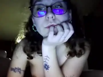 Envie2sucer  live sex cam