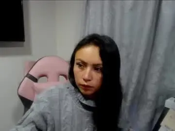 Holly_rose69  live sex cam