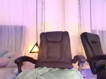 Honeyy_01  live sex cam