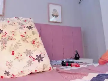 Honeyy_01  live sex cam