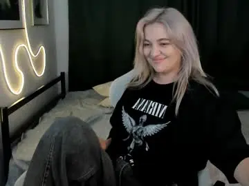 Katiebabys  live sex cam