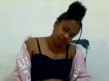 Linda4504  live sex cam