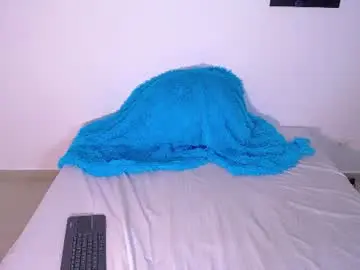 Magiic_brunette  live sex cam