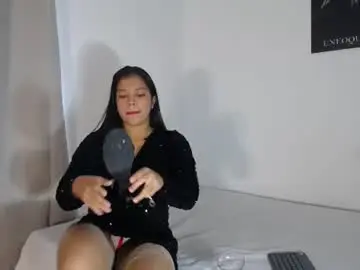Magiic_brunette  live sex cam