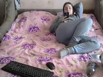 Mercedeskaah  live sex cam