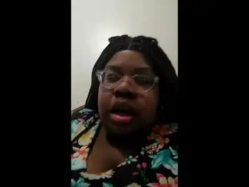 Prettyprettymissy1  live sex cam