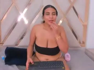 Quinn_7  live sex cam
