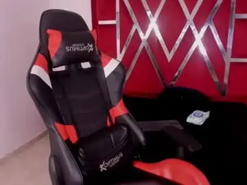 Quinn_7  live sex cam