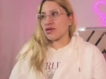 Saaya_tay  live sex cam
