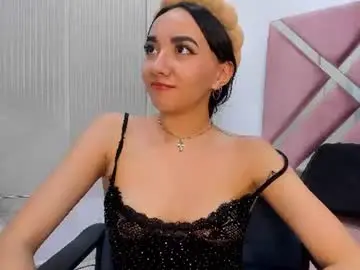 Zoe_evaanss_  live sex cam