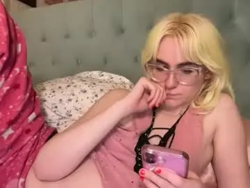 Honeyxlimbed  live sex cam