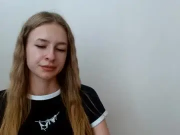 Tiarasmile  live sex cam