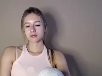 Tiarasmile  live sex cam