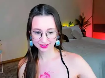 Yourlovelystoryy  live sex cam