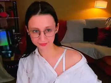 Yourlovelystoryy  live sex cam