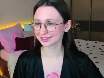 Yourlovelystoryy  live sex cam