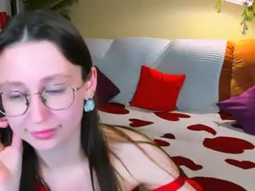 Yourlovelystoryy  live sex cam