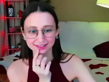 Yourlovelystoryy  live sex cam