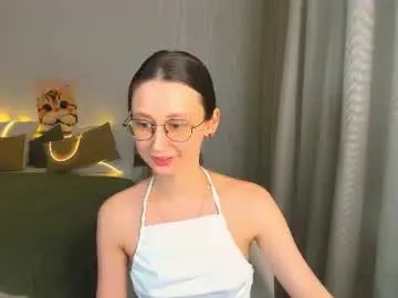 Yourlovelystoryy  live sex cam