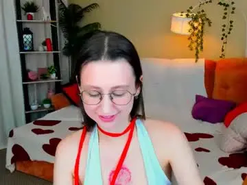Yourlovelystoryy  live sex cam