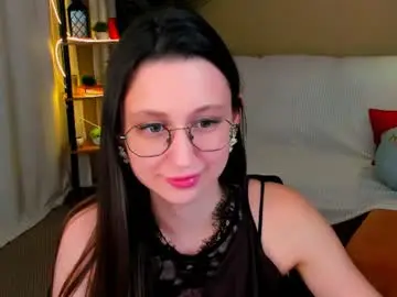 Yourlovelystoryy  live sex cam