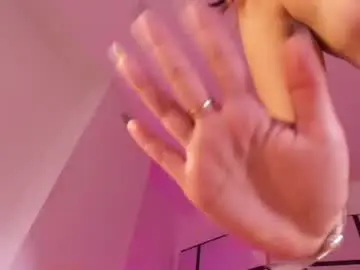 Black_cryystal  live sex cam