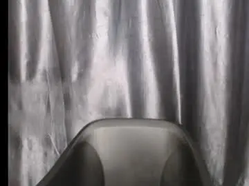 Ebony_petitequeen  live sex cam