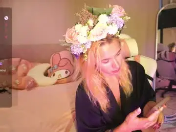 Emmyfoxxofficial  live sex cam
