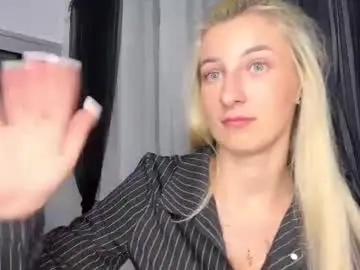 Jenetrigg  live sex cam
