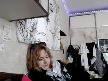 Kristycoggins  live sex cam