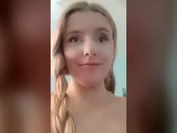Naughtyt333n  live sex cam