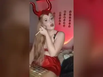 Naughtyt333n  live sex cam
