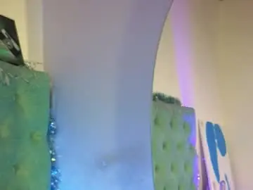 Paola_lyon  live sex cam