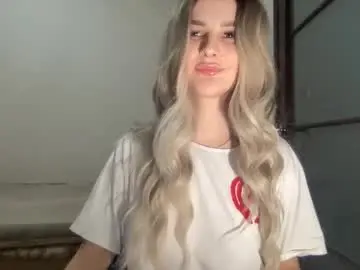 Playfuldoll18  live sex cam