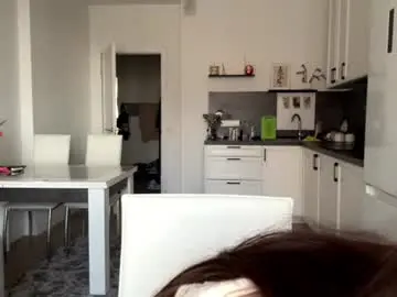 Suzifendlason  live sex cam