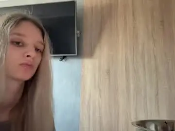 Aundreaschindewolf  live sex cam