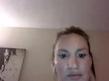 Emmylove100  live sex cam