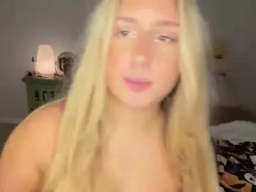 Yourownermayla  live sex cam
