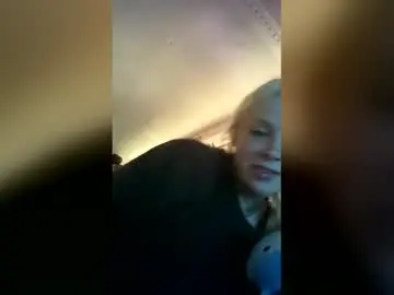 Frootrollup  live sex cam